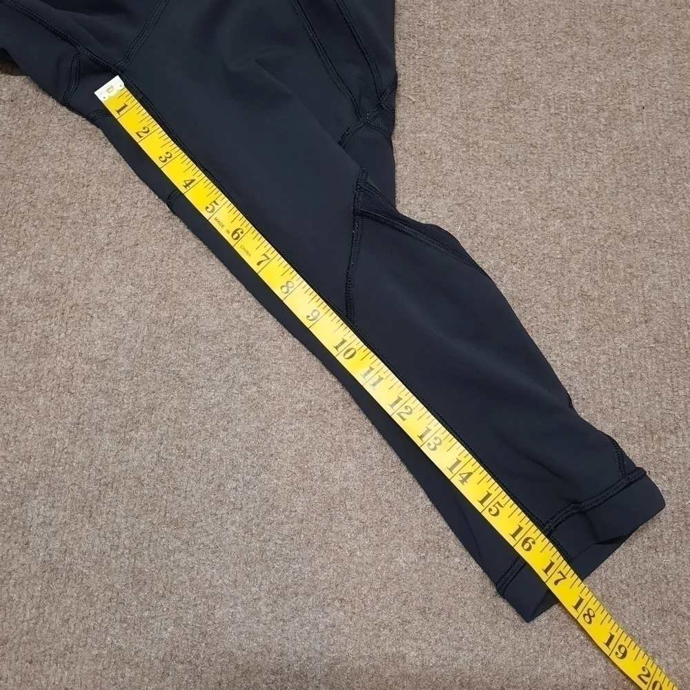 LULULEMON (Size 4) Womens Cropped Black Leggings